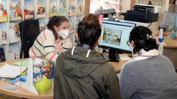 <p>Der Beratungsaufwand ist, der aktuellen Situation geschuldet, enorm. „Die Leute wollen wissen, was sie vor Ort erwartet, welche Einreisebestimmungen gelten und welche Reiserücktrittsmöglichkeiten es gibt“, nennt David Bocher nur einige Beispiele.</p>