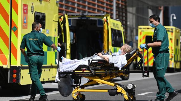 <p>Wegen der vielen Corona-Infektionen hapert es derzeit in England an vielen Stellen des öffentlichen Lebens.</p>