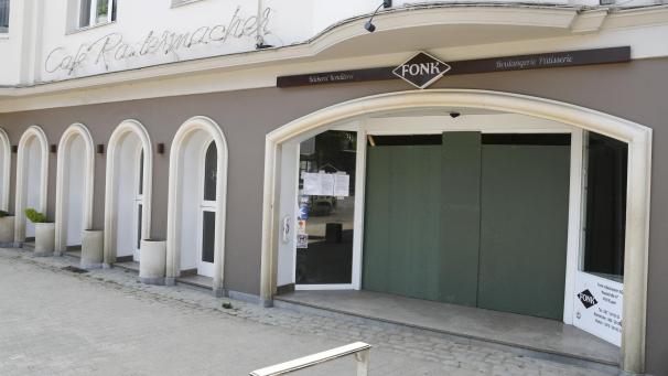 <p>Der Eingangsbereich der Fonk-Filiale in der Haasstraße am Freitag</p>