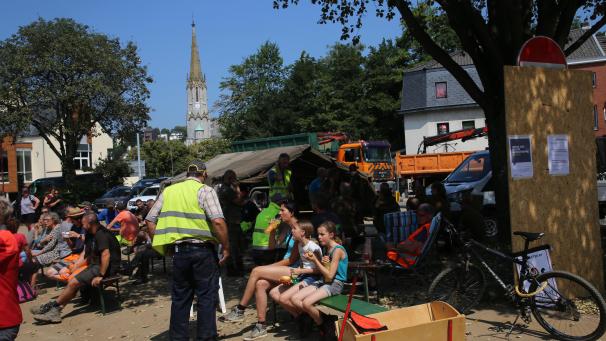 <p>Der Scheiblerplatz war bislang die Anlaufstelle für die Helfer in der Eupener Unterstadt. Hier gab es zu essen und zu trinken.</p>