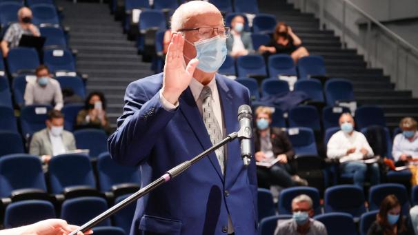 <p>Jean-François Istasse bei seiner Vereidigung als Vervierser Bürgermeister.</p>