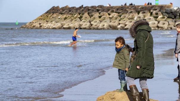 <p>Das Wetteramt hat am Montagmorgen bis zum Mittag den „Code Orange“ für die Provinz Westflandern und die Küstenregion ausgegeben.</p>