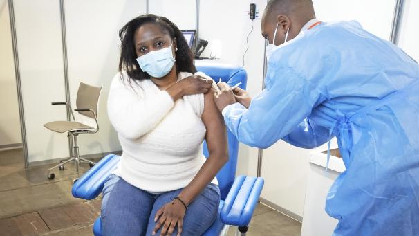 <p>Impfung im Brüsseler Heysel</p>