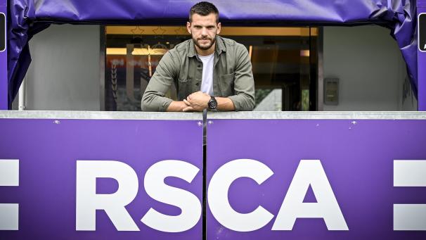 <p>Hendrik Van Crombrugge am Dienstag im Stadion des RSC Anderlecht. Nach fast neun Monaten der ehemalige Eupener wieder fit.</p>
