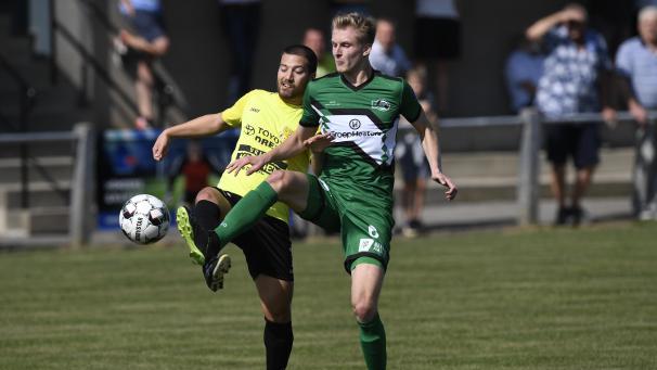 <p>Im letzten Jahr mussten Markus Klauser (links) und die Raeren-Eynattener gegen Zelzate die Segel streichen.</p>