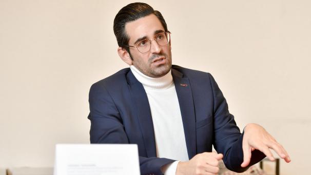 <p>Minister Antonios Antoniadis: „Persönlich sehe ich die Einführung einer Impfpflicht stets kritisch und als den letztmöglichen Weg, wenn alle anderen Mittel ausgeschöpft wurden.“</p>