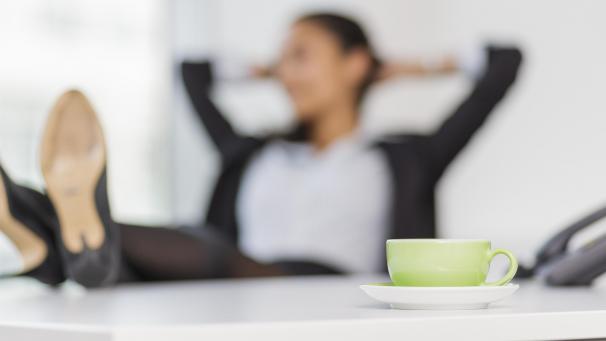 <p>Nach dem Urlaub entspannt in den Arbeitsalltag starten - das gelingt mit kleinen Tagträumen in der Pause.</p>