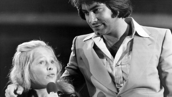 <p>Roy Black und die zwölfjährige Anita Hegerland aus Norwegen im September 1973 auf der Internationalen Funkausstellung in Berlin.</p>