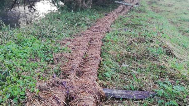 <p>Durch das Hochwasser von Mitte Juli wurden Felder, aber auch Zäune im Ourtal großflächig in Mitleidenschaft gezogen.</p>