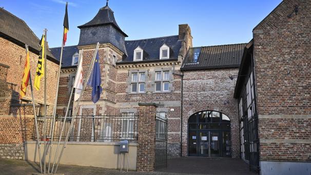 <p>Das Rathaus von Borgloon</p>