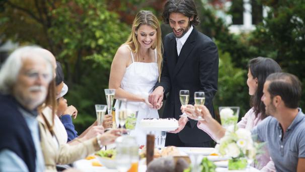 <p>Nicht mehr in diesem Sommer: Familienfeste wie Hochzeiten und Taufen „unter normalen Bedingungen“.</p>
