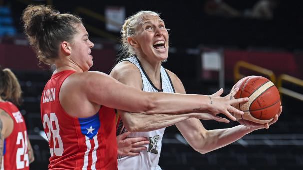 <p>Ann Wauters (r.) zieht einen Schlussstrich unter ihre Laufbahn.</p>