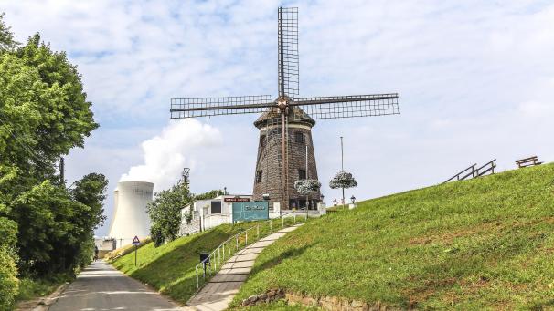 <p>Kernkraftwerk Doel: Auch die Gegner des Atomausstiegs 2025 fühlen sich durch den jüngsten UN-Klimabericht bestätigt.</p>