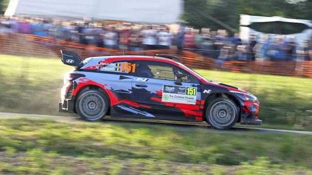 <p>Thierry Neuville im Hyundai i20 WRC bei der Ypern-Rallye 2019.</p>
