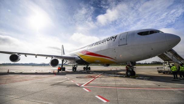 <p>Kein Platz für nicht-essentielle Reisen: Die Fluggesellschaft Air Belgium „muss“ ihre Passagiere abweisen.</p>
