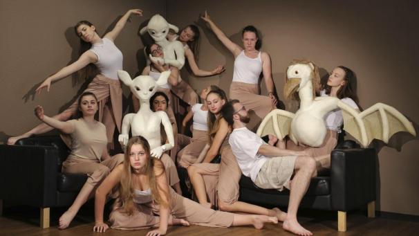 <p>Zwölf Jugendliche erarbeiteten ein Tanztheater mit lebensgroßen Figuren.</p>