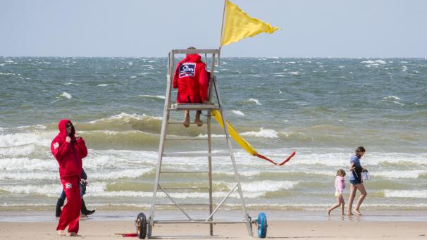 <p>Rettungsschwimmer am Strand von Ostende.</p>
