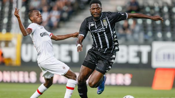 <p>Charleroi und Antwerp trennten ich unentschieden.</p>