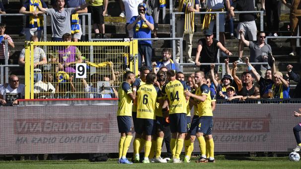 <p>Senne Lynen feiert das 2:0.</p>