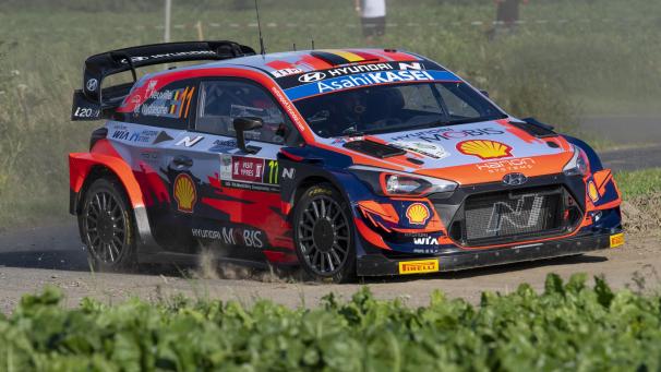 <p>Thierry Neuville (Hyundai) führt die Ypern Belgien Rallye an. Foto: David Hagemann.</p>