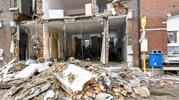 <p>Nach der Hochwasserkatastrophe von Mitte Juli brauchen Tausende Familien in der Wallonie zumindest übergangsweise eine neue Bleibe.</p>