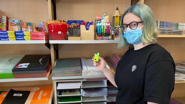 <p>Bei Clara Wertz im Bunten Shop im Schilsweg gibt es für Kinder zusätzlich einen Radiergummi oder einen Bleistiftspitzer, der wie ein Hase aussieht.</p>