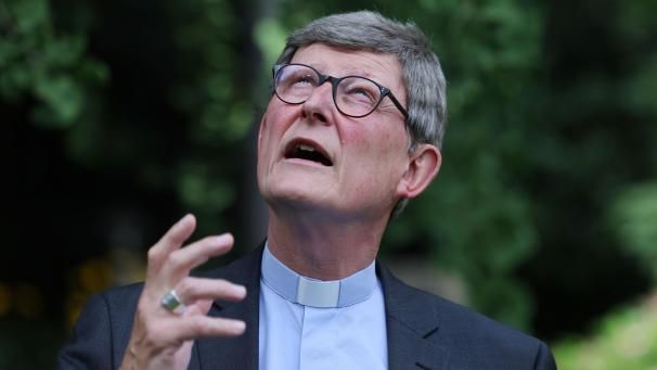 <p>Schon lange war kein Kirchenmann mehr so umstritten wie der Kölner Kardinal Woelki. Viele fordern seinen Rücktritt - doch das perlt an ihm ab. Am Mittwoch wird er 65.</p>