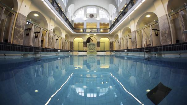 <p>Blick in die Elisabethalle in Aachen</p>