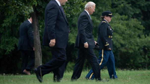 <p>Joe Biden musste sich erklären. Zerknirscht gab der Präsident sich aber nicht: Sein Abzugsbeschluss aus Afghanistan sei genau richtig.</p>