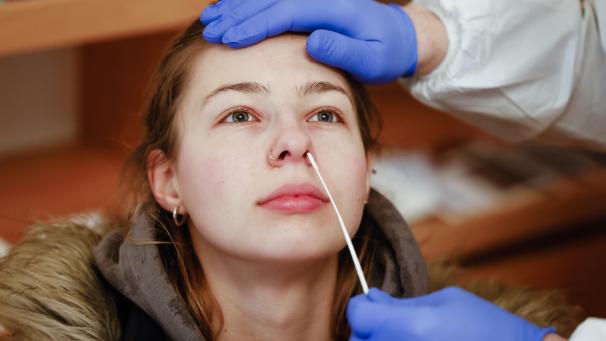 <p>Seit Ausbruch der Pandamie sind in Belgien rund 18 Millionen Corona-Tests durchgeführt worden. Beim Likiv hat das bislang Kosten in Höhe von 838 Millionen Euro verursacht.</p>