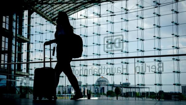 <p>Reisende müssen ab Montag erneut mit Verzögerungen und Ausfällen im deutschen Bahnverkehr rechnen.</p>