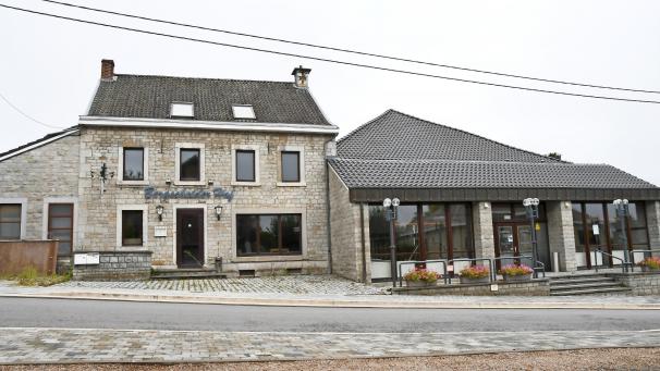 <p>Nach mehreren „glücklosen“ Konzessionsvergaben in der jüngeren Vergangenheit soll in Raeren nun eine dauerhafte Lösung für den Betrieb des „Bergscheider Hof“ an der Hauptstraße gefunden werden.</p>