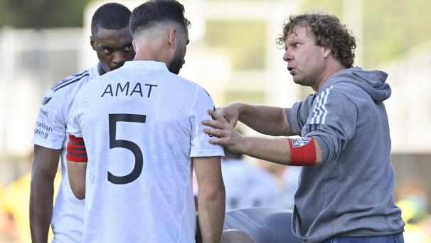 <p>AS-Cheftrainer Stefan Krämer mit Kapitän Jordi Amat.</p>