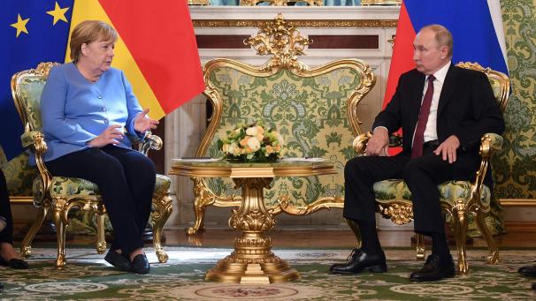 <p>Bundeskanzlerin Angela Merkel (CDU) und Wladimir Putin, Präsident von Russland, während eines gemeinsamen Treffens im Kreml</p>