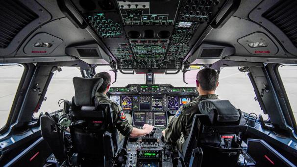 <p>Ein Blick in ein Cockpit einer A400M-Maschine der belgischen Streikräfte</p>