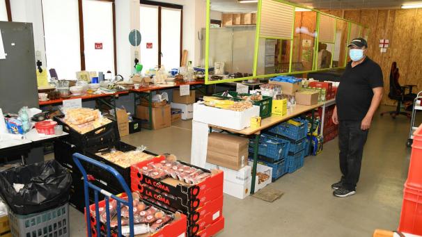 <p>Mittlerweile sind genügend Lebensmittel eingetroffen. Sobald das Lager sich wieder leert, wird das Rote Kreuz einen neuen Aufruf starten.</p>