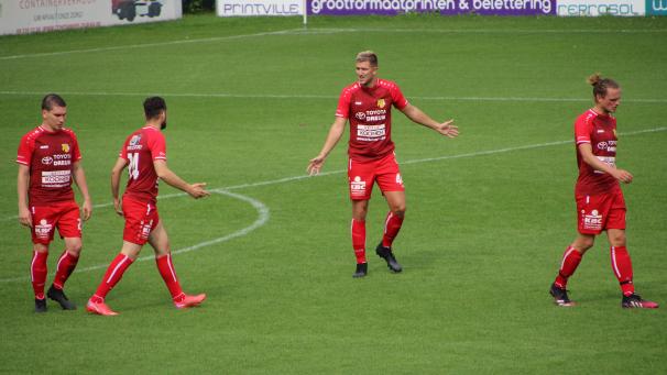 <p>Ärger in Rot: Raeren-Eynatten schied in ungewohnten Trikots aus dem Pokal aus.</p>