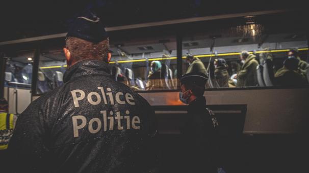 <p>Am Samstag trafen die ersten 34 Evakuierten in der Kaserne in Peutie ein.</p>