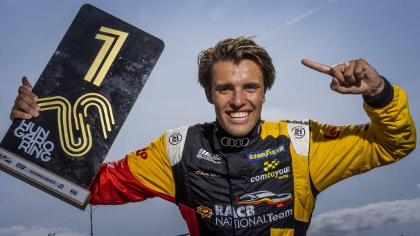 <p>Erster Sieg in der Tourenwagen-WM für Gilles Magnus.</p>