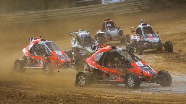 <p>Cross Car-EM in Prerov mit u. a. Michael Maraite (#405) und Thierry Neuville (#411)</p>