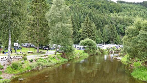 <p>Der Camping International ist an der Our gelegen. Einige Stellplätze standen vor einem Monat unter Wasser.</p>