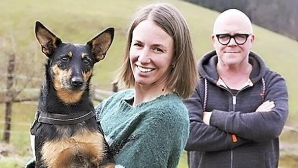 <p>Die Hauptfigur im Buch: Jana Wuyts und Marnix Peeters mit Boef</p>