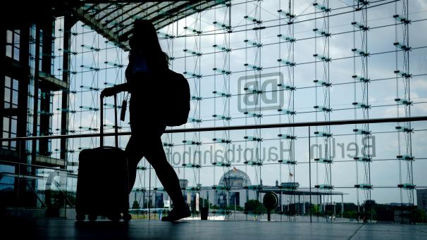 <p>Reisende mussten zuletzt erneut mit Verzögerungen und Ausfällen im Bahnverkehr rechnen.</p>