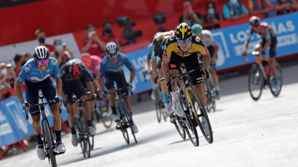 <p>Primoz Roglic (rechts) auf dem Weg zum Etappensieg bei der Vuelta.</p>