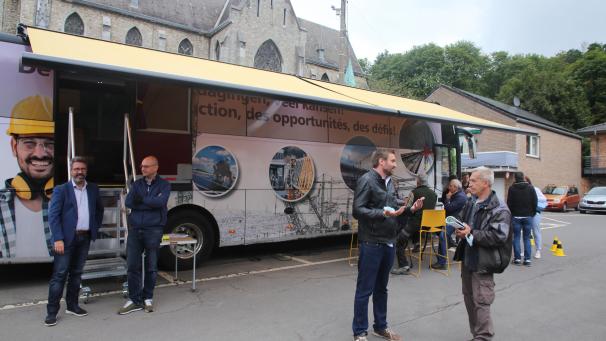 <p>Schnelle und unkomplizierte Hilfe erhielten flutgeschädigte Unterstädter am Donnerstag auf dem Parkplatz an der Frankendelle.</p>