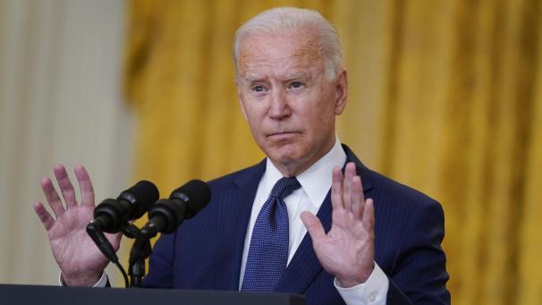 <p>Joe Biden, US-Präsident, spricht im Weißen Haus nach dem tödlichen Anschlag in der Nähe des Flughafens von Kabul.</p>