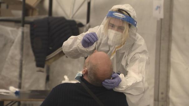 <p>In Zusammenarbeit mit einer deutschen Firma betreibt das Malmedyer Krankenhaus drei Testzentren an der Rennstrecke von Spa-Francorchamps.</p>