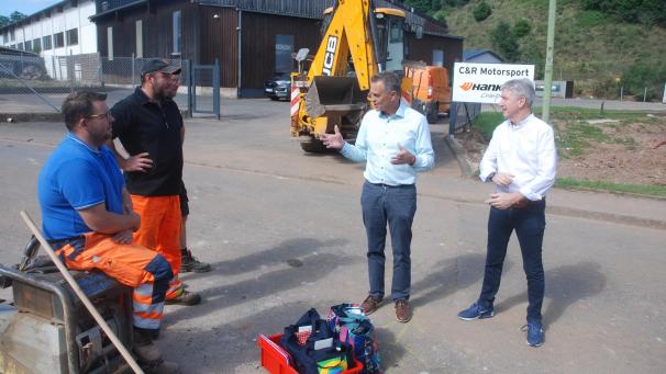 <p>Im Zuge der Hochwasserkatastrophe half die Gemeinde Büllingen in Hellenthal (Foto) und Eupen aus.</p>