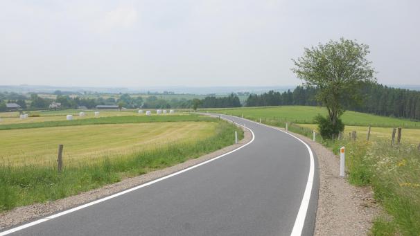 <p>Die Erneuerung der Straße zwischen Krewinkel und Kehr wurde vor einigen Wochen abgeschlossen.</p>
