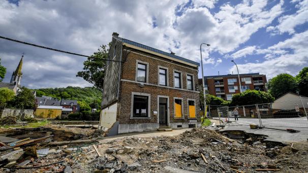 <p>Die Stadt Eupen hat ihre Bestandsaufnahme der Hochwasserschäden abgeschlossen. Besonders schwer hat es die Straße „Seisseleveedel“ getroffen. Archivfoto: David Hagemann</p>